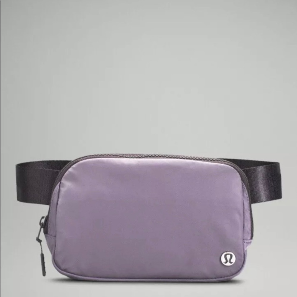 NWT Lululemon Everywhere Belt Bag